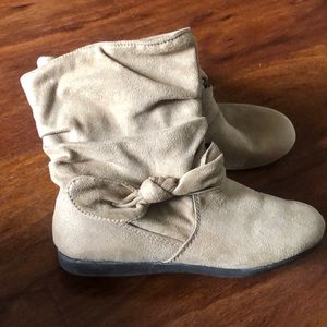 TAN BOOTIES